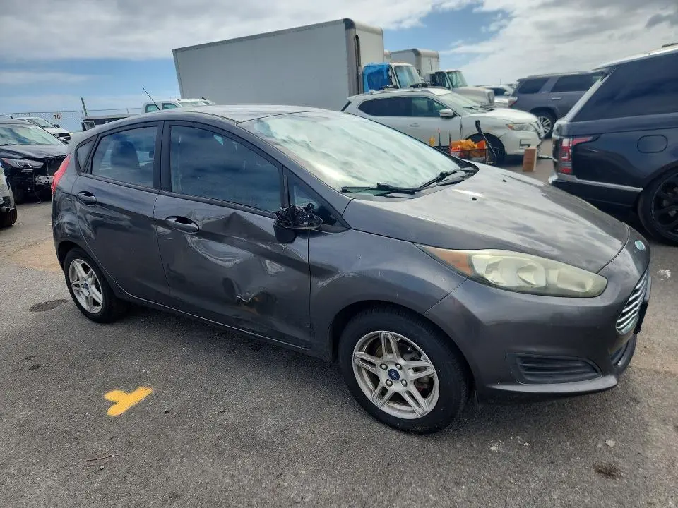 2017 FORD FIESTA SE  