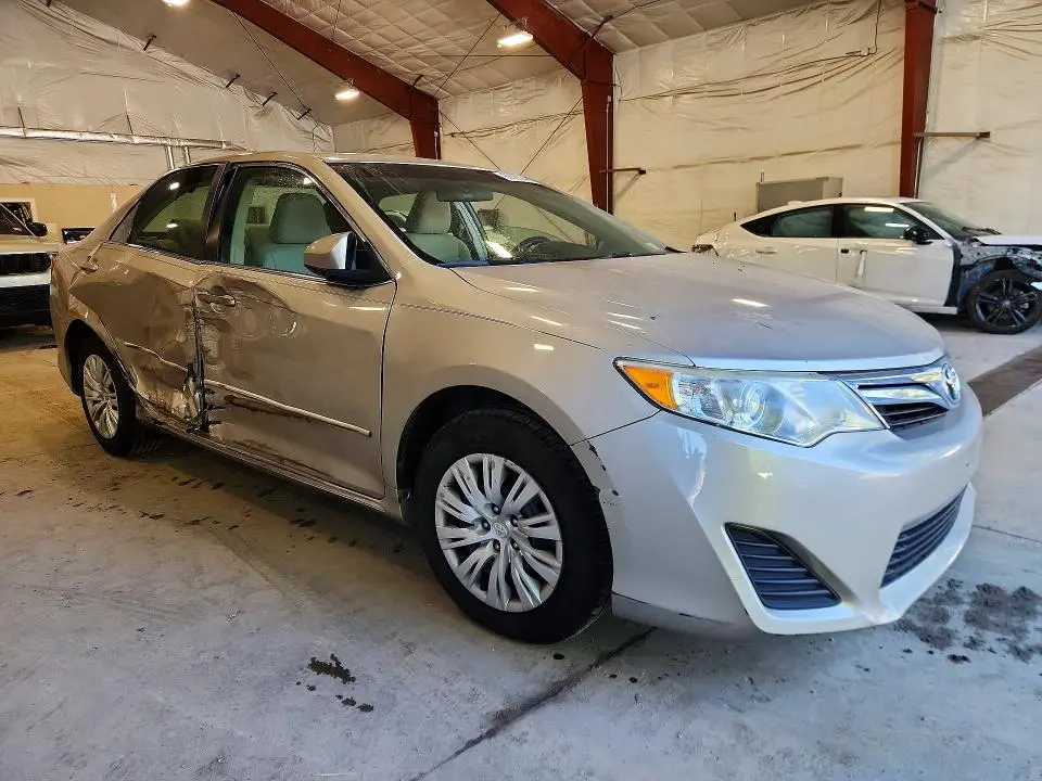 2014 TOYOTA CAMRY LE  