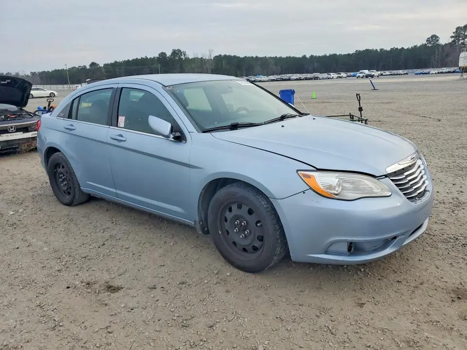 2013 CHRYSLER 200 LX  