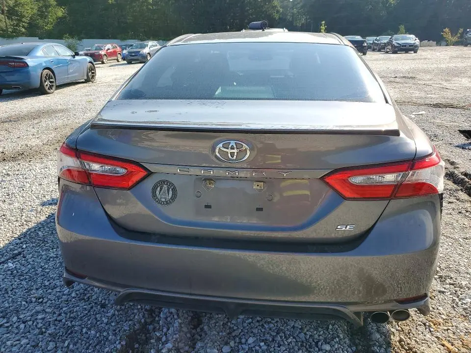 2018 TOYOTA CAMRY SE  