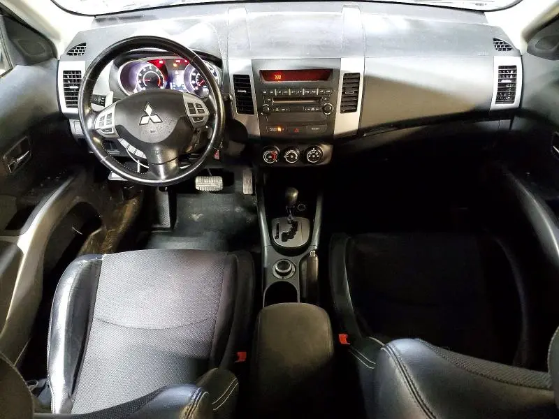 2010 MITSUBISHI OUTLANDER SE  