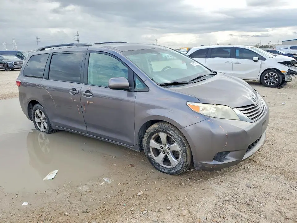 2016 TOYOTA SIENNA LE 8 PASSENGER  