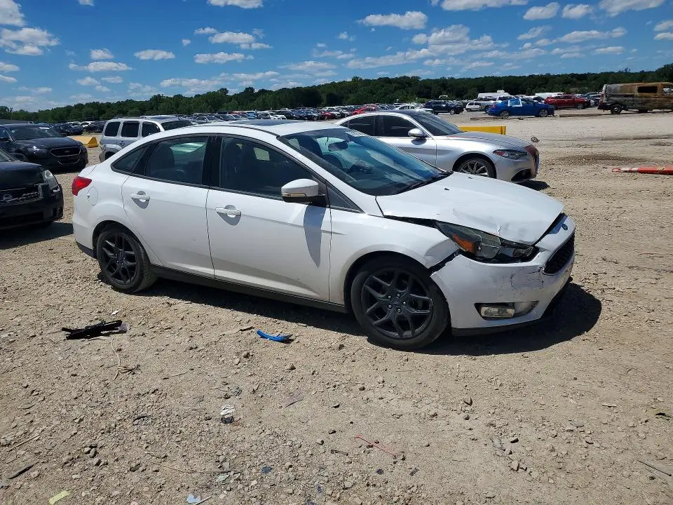 2016 FORD FOCUS SE  