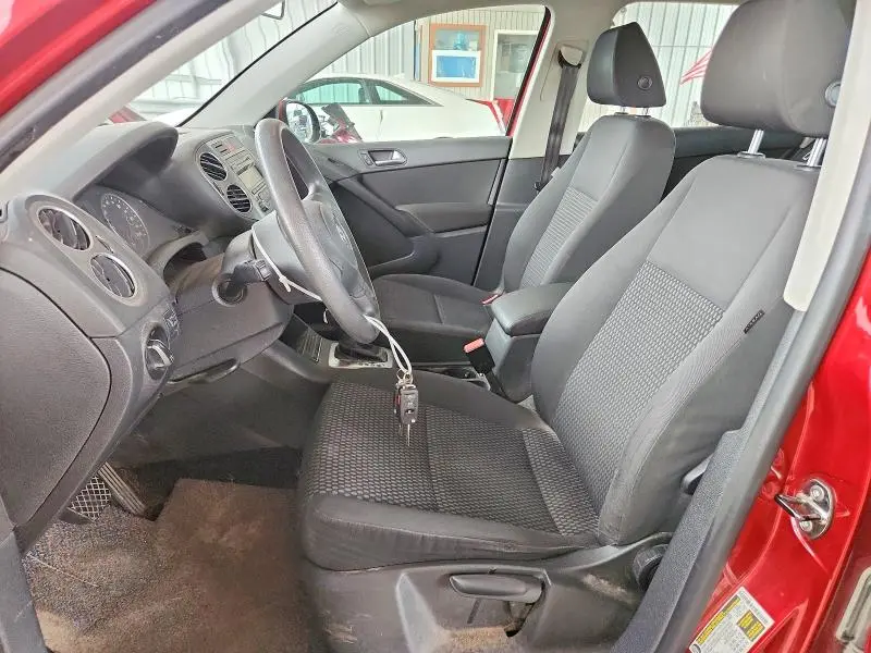 2011 VOLKSWAGEN TIGUAN S  