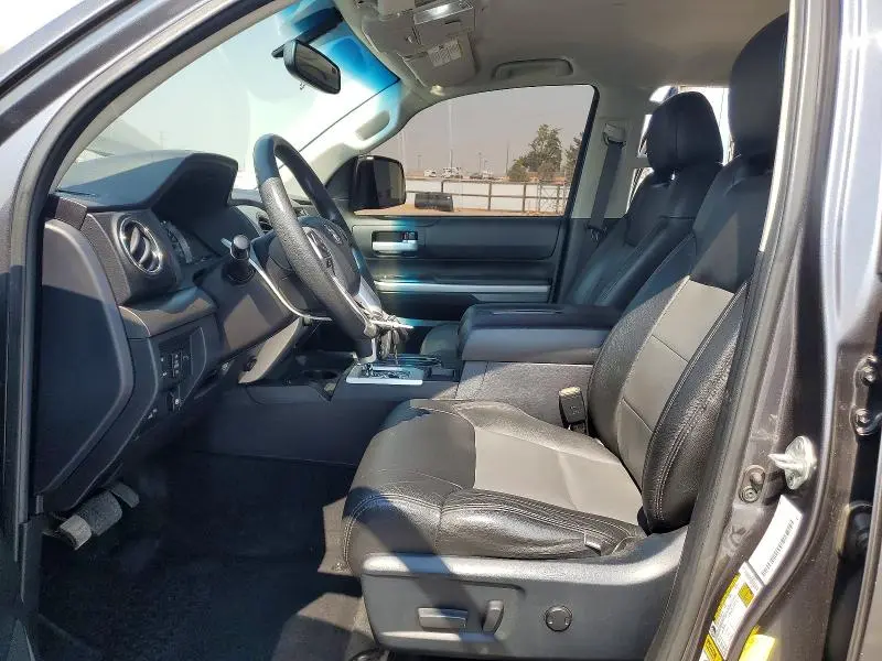 2017 TOYOTA TUNDRA SR5  
