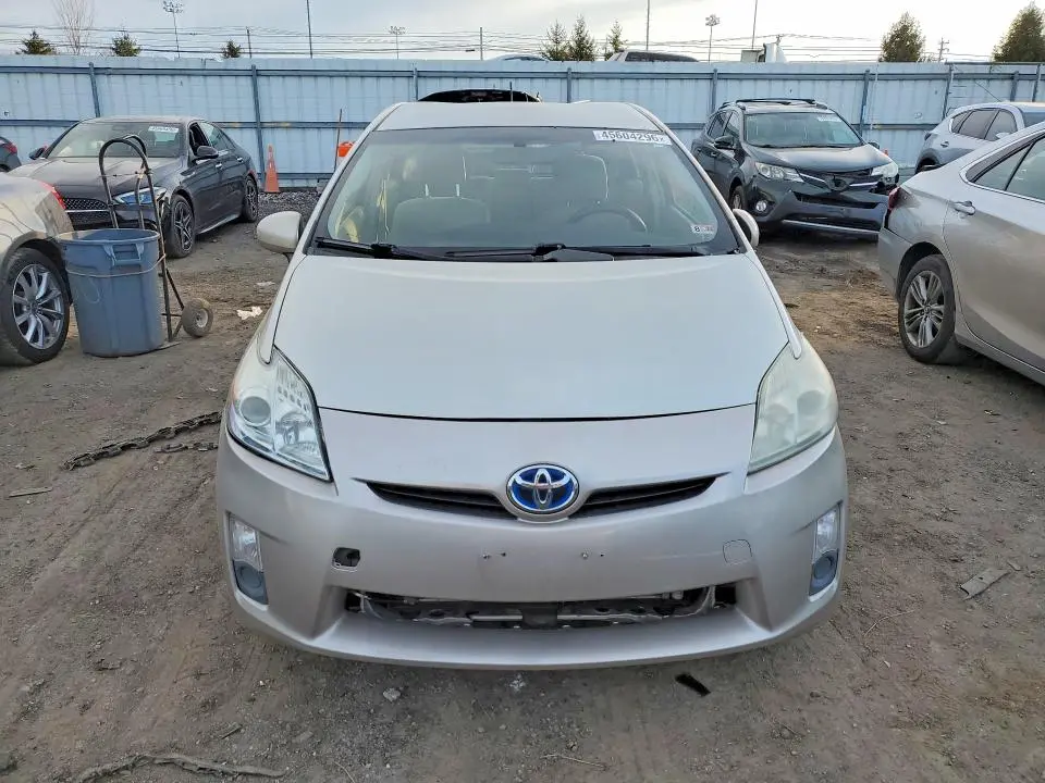 2010 TOYOTA PRIUS III  
