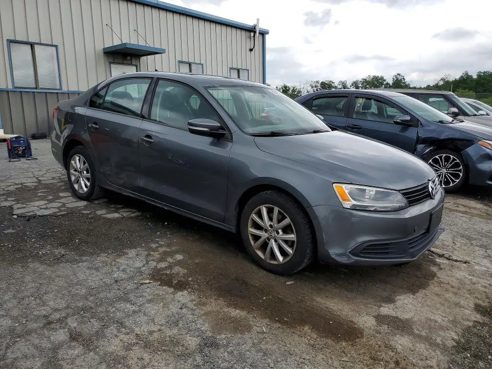 2012 VOLKSWAGEN JETTA SE  