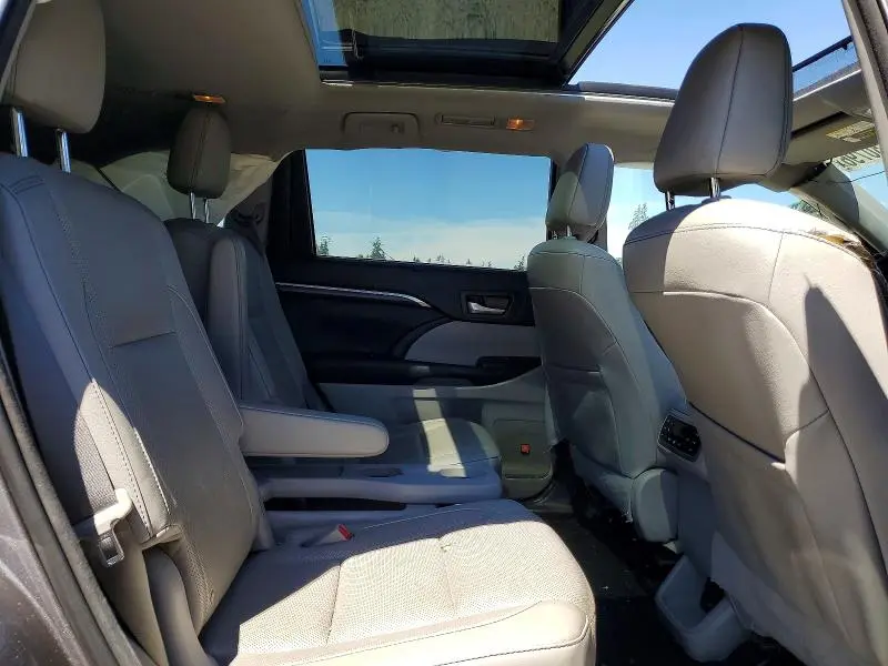 2016 TOYOTA HIGHLANDER LIMITED PLATINUM  