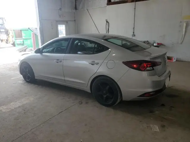 2019 HYUNDAI ELANTRA SE  