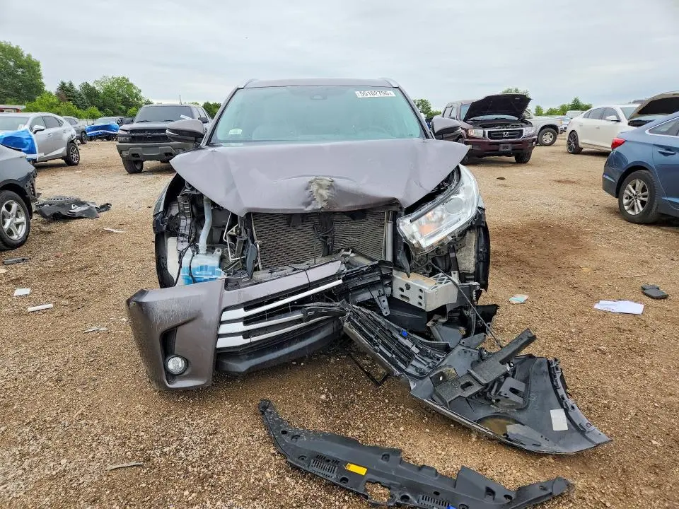 2019 TOYOTA HIGHLANDER XLE  