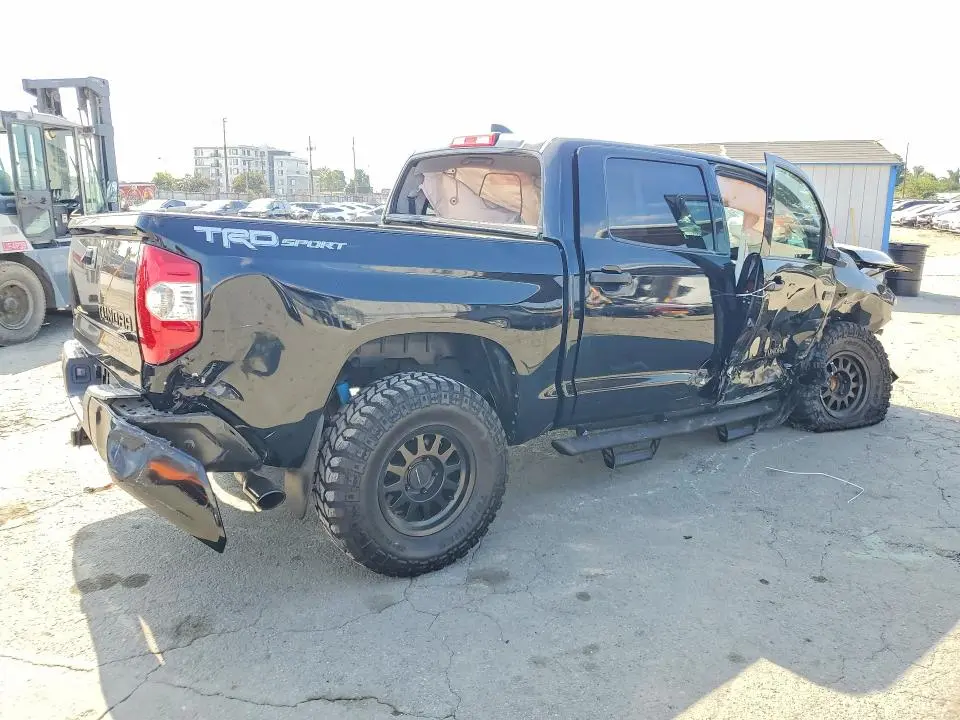 2021 TOYOTA TUNDRA CREWMAX SR5  
