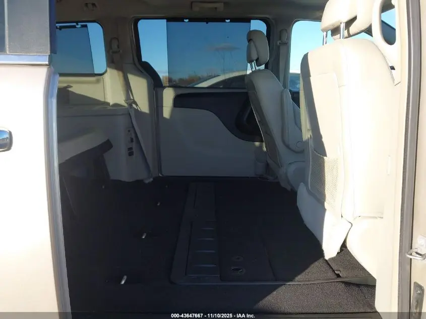 2016 CHRYSLER TOWN & COUNTRY TOURING-L ANNIVERSARY EDITION