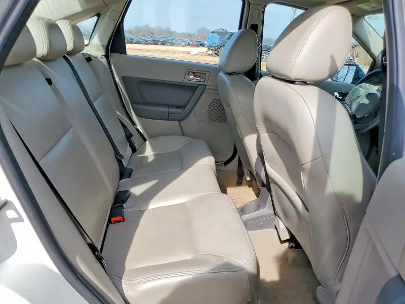 2010 FORD FOCUS SEL  