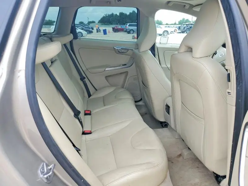 2015 VOLVO XC60 T5 PLATINUM  