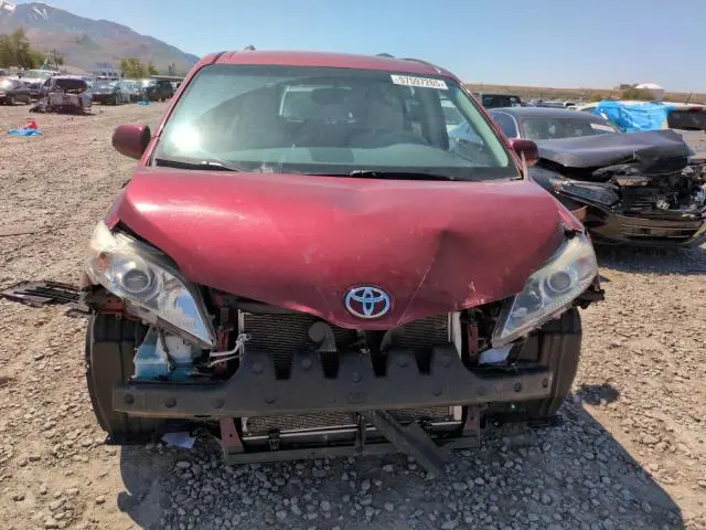 2011 TOYOTA SIENNA LE  