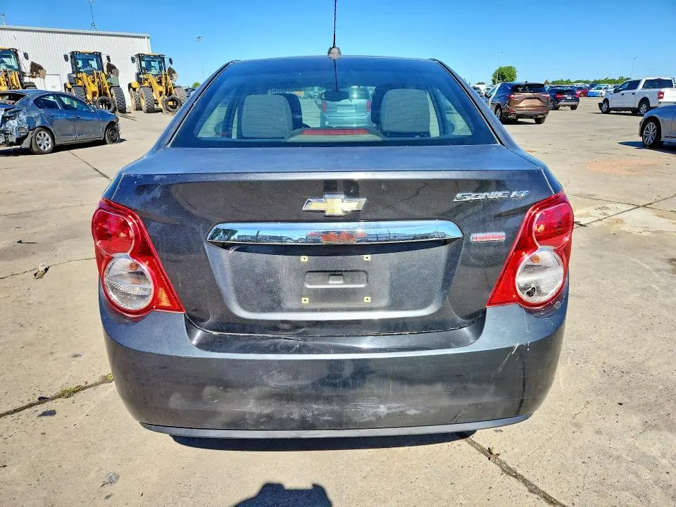 2016 CHEVROLET SONIC LT  