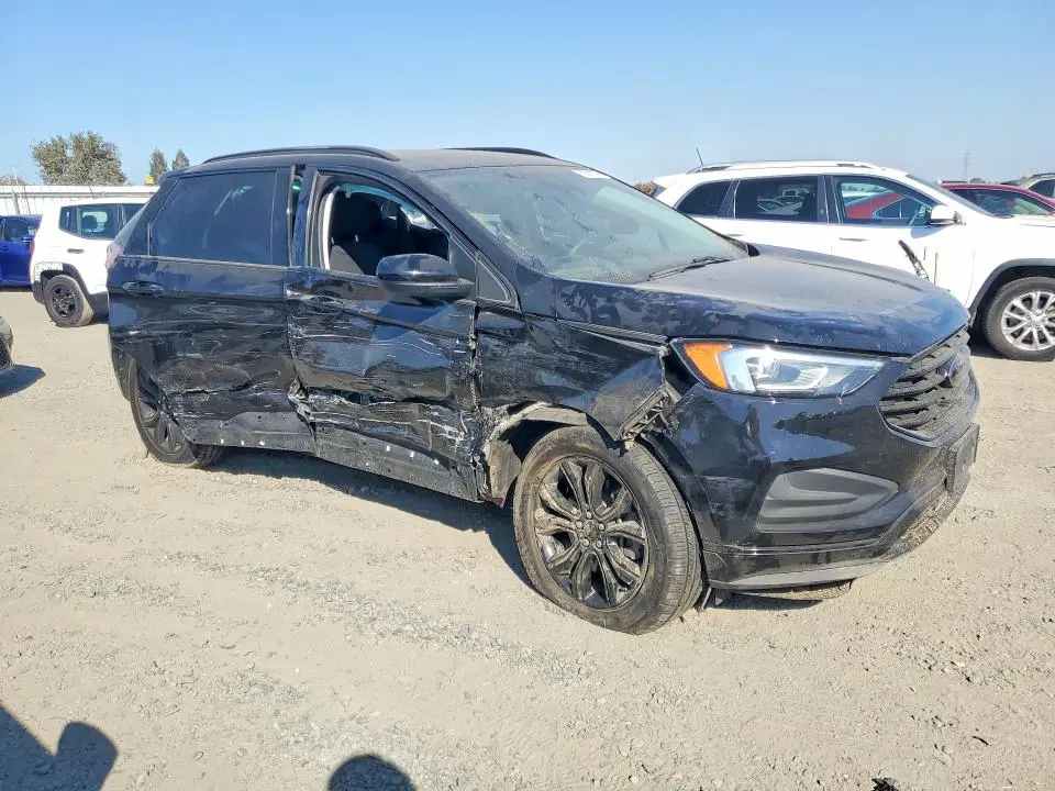 2022 FORD EDGE SE  
