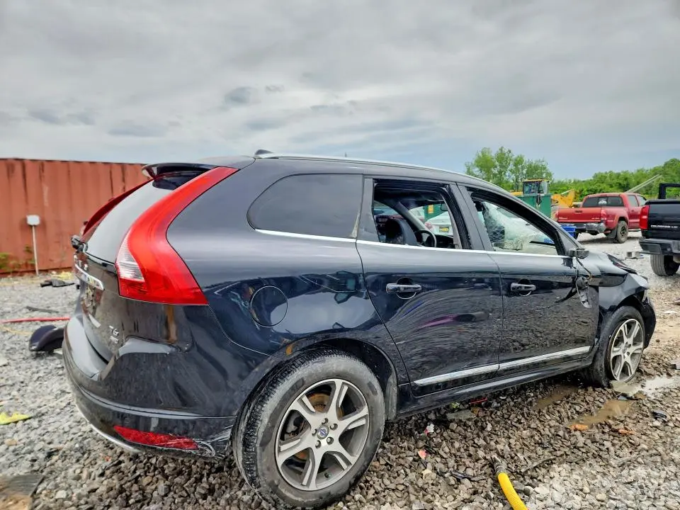 2015 VOLVO XC60 T6 PLATINUM  