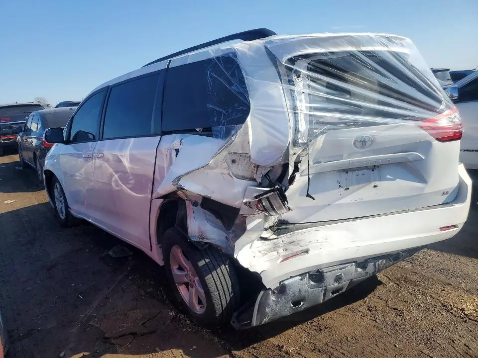 2017 TOYOTA SIENNA   