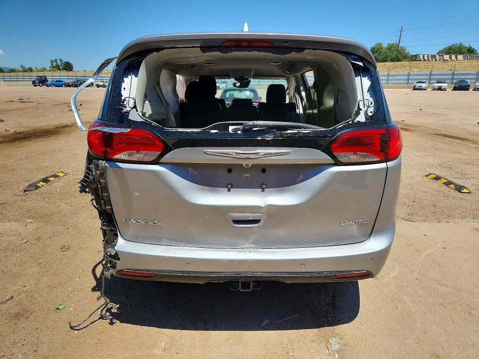 2018 CHRYSLER PACIFICA LIMITED  
