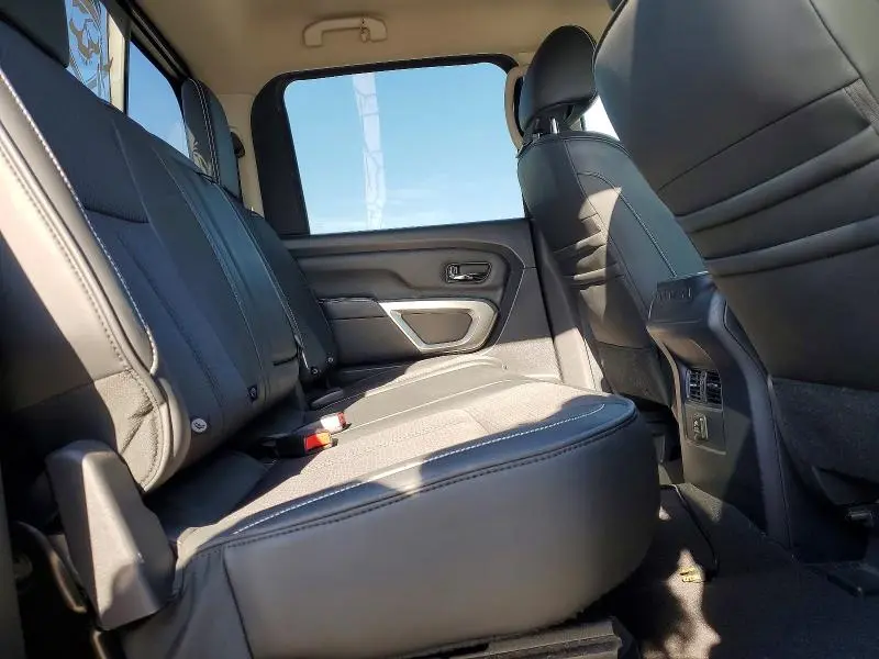 2017 NISSAN TITAN PRO-4X  