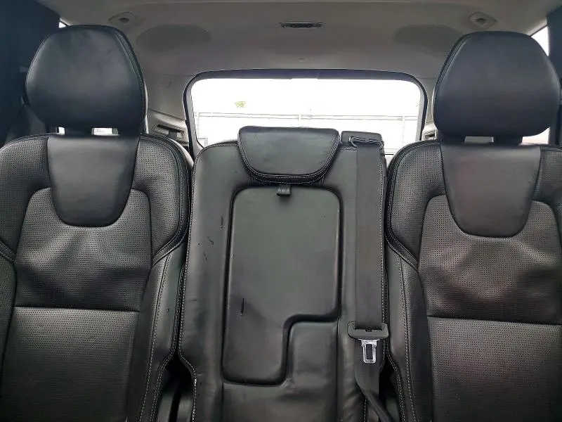 2016 VOLVO XC90 T6  