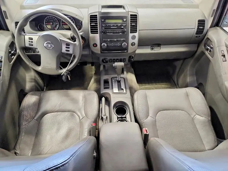 2010 NISSAN FRONTIER SE V6  