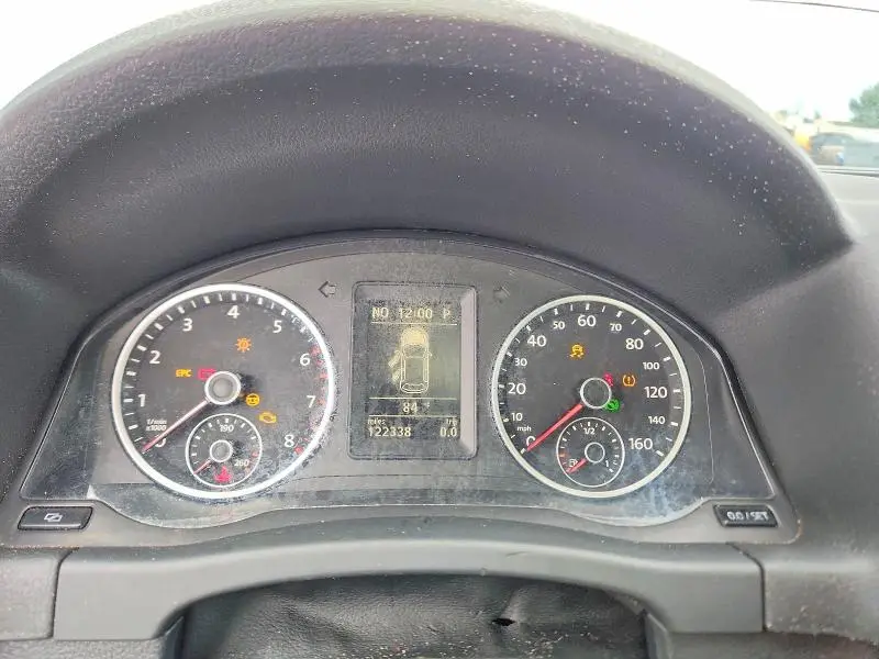2010 VOLKSWAGEN TIGUAN SE  