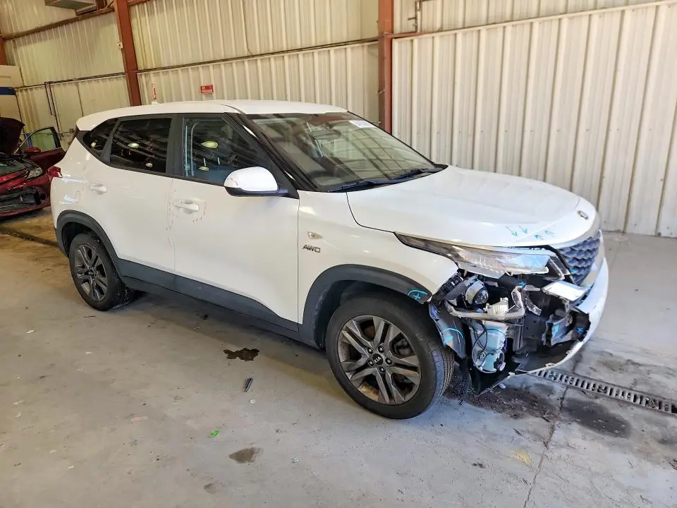 2021 KIA SELTOS LX  