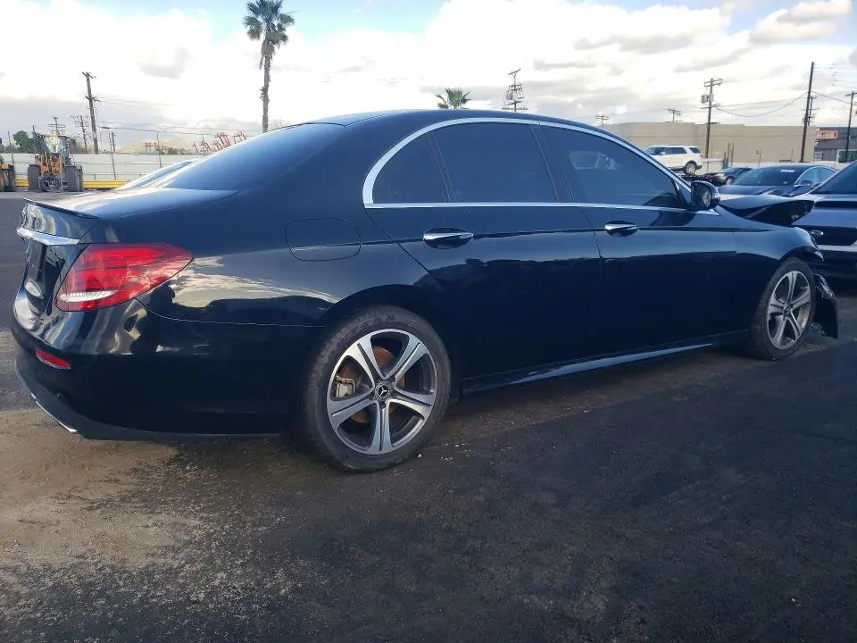 2019 MERCEDES-BENZ E 300  