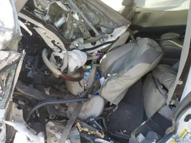 2012 TOYOTA SIENNA XLE  