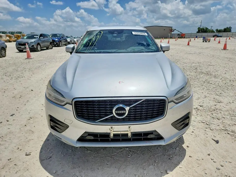 2018 VOLVO XC60 T6 R-DESIGN  