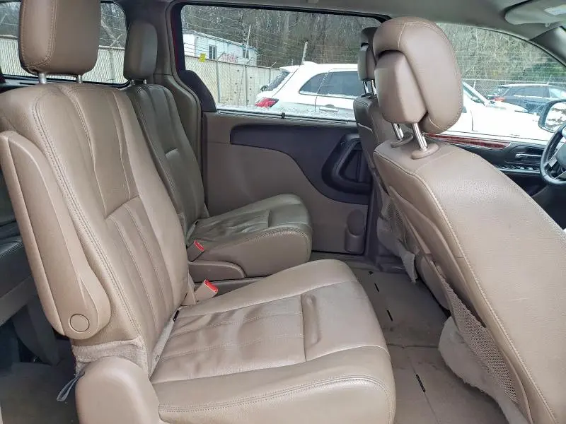 2016 CHRYSLER TOWN & COUNTRY TOURING  