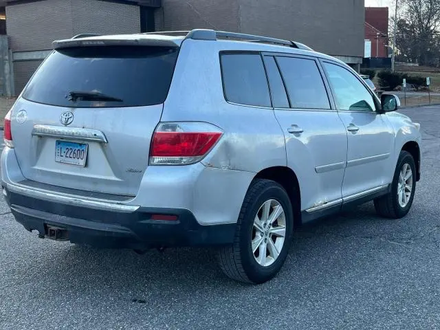 2011 TOYOTA HIGHLANDER BASE  