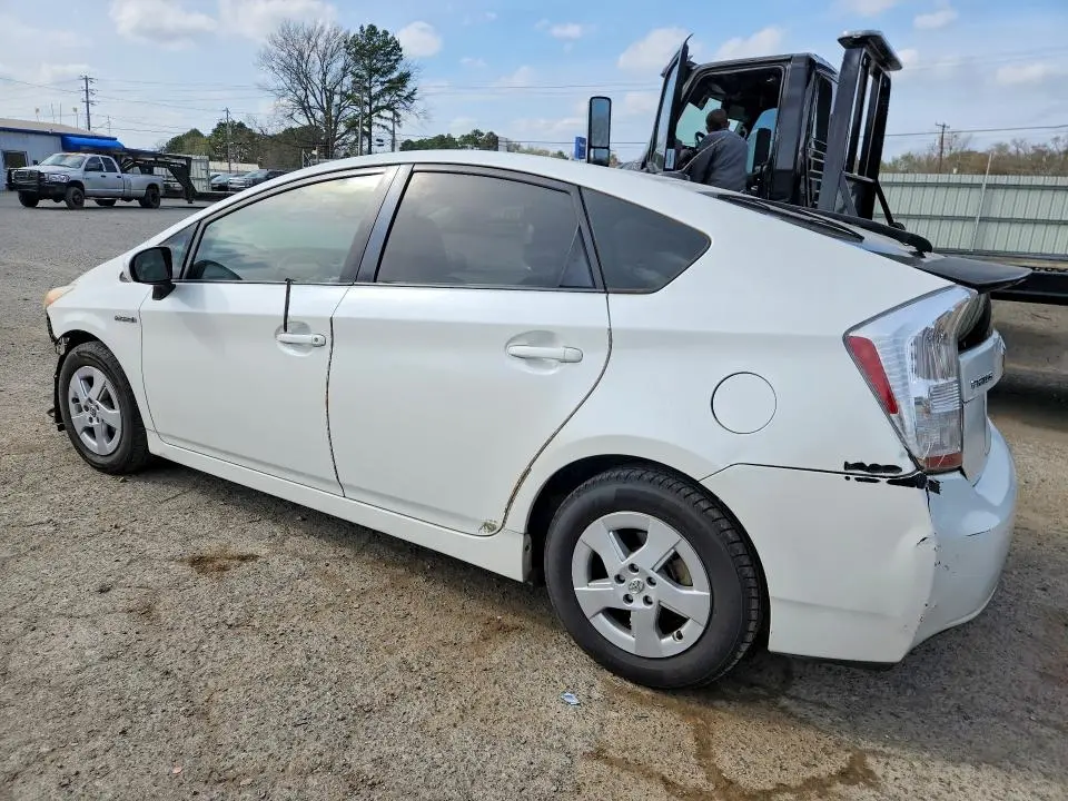 2011 TOYOTA PRIUS THREE  