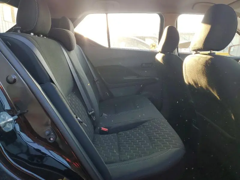 2021 NISSAN KICKS S  