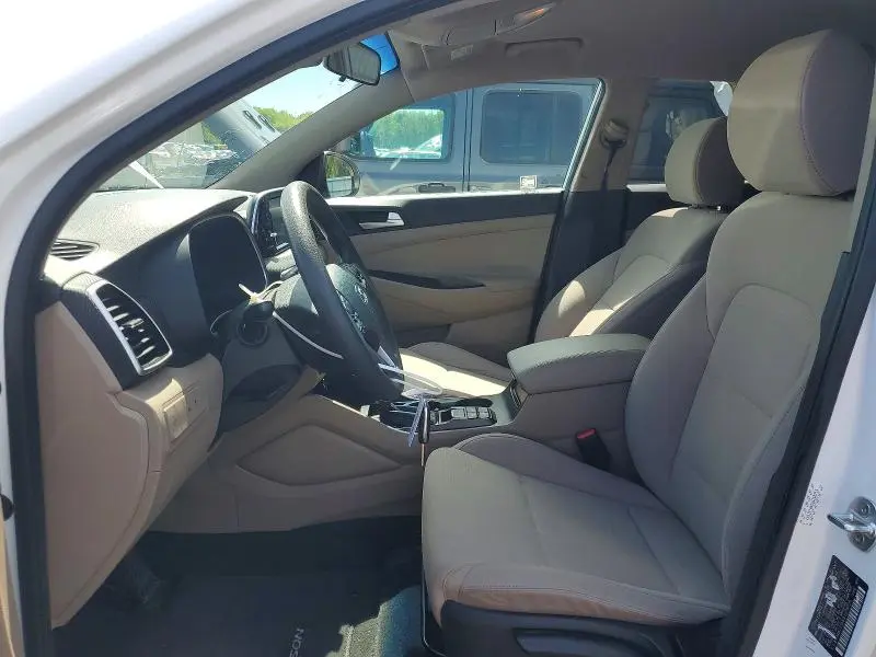 2020 HYUNDAI TUCSON SE  