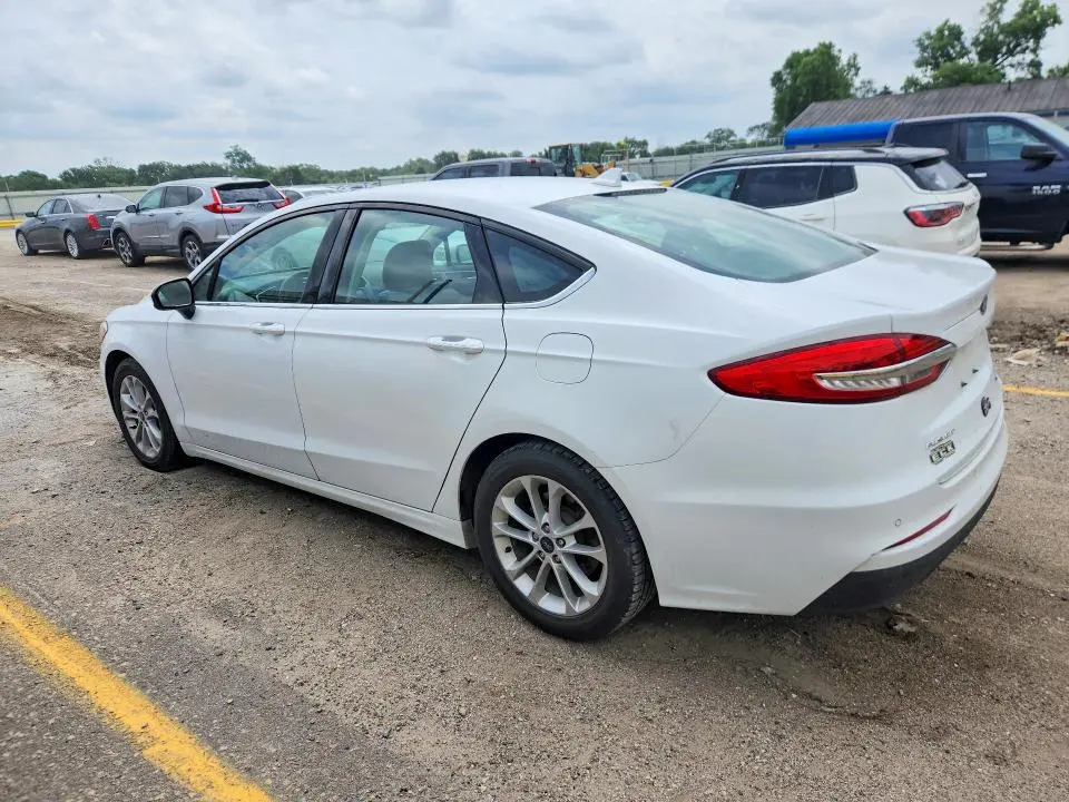 2019 FORD FUSION SE  