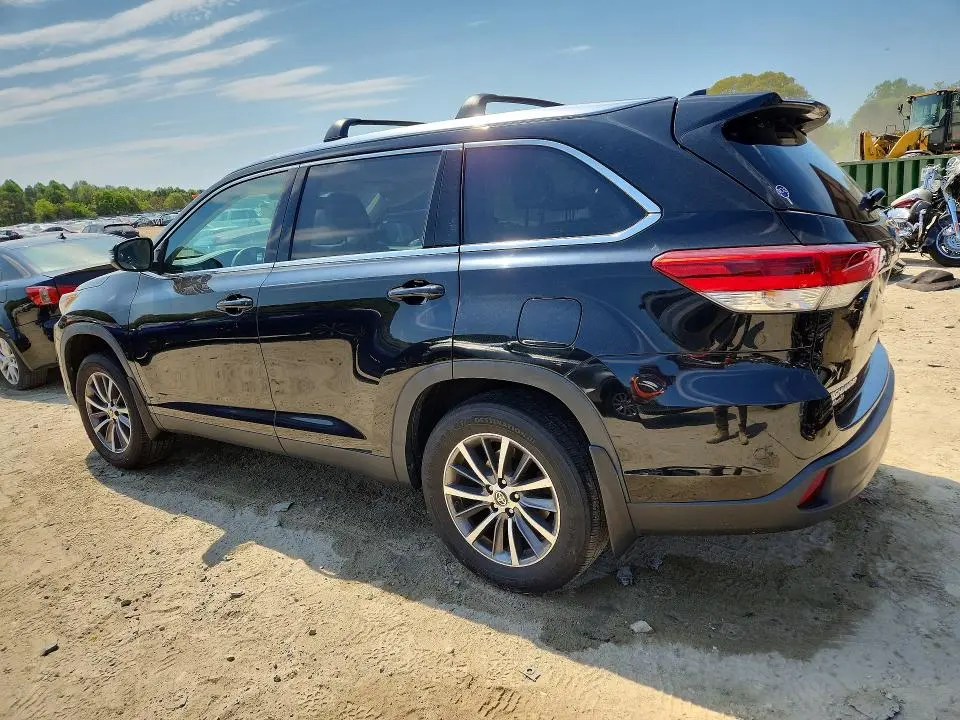 2019 TOYOTA HIGHLANDER XLE  