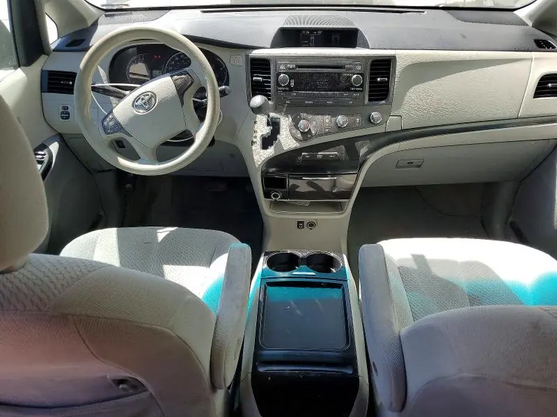 2011 TOYOTA SIENNA LE  