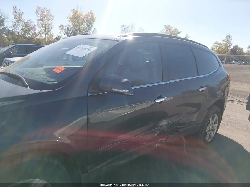 2011 CHEVROLET TRAVERSE 2LT
