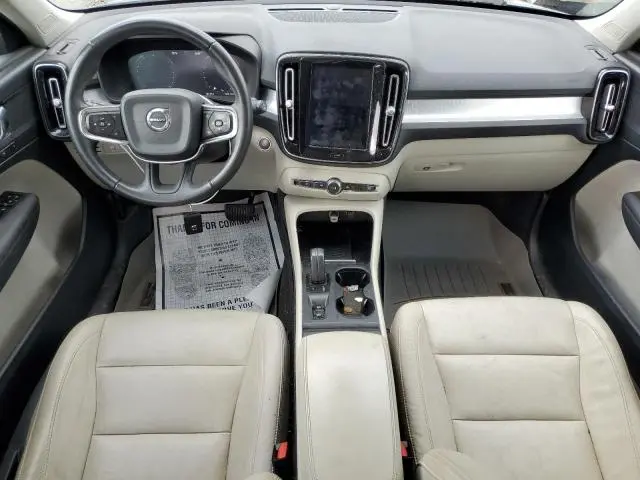 2019 VOLVO XC40 T5 MOMENTUM  