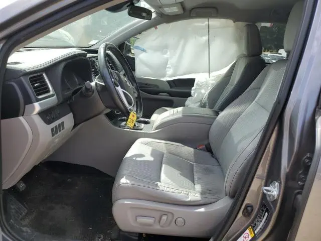 2017 TOYOTA HIGHLANDER LE  