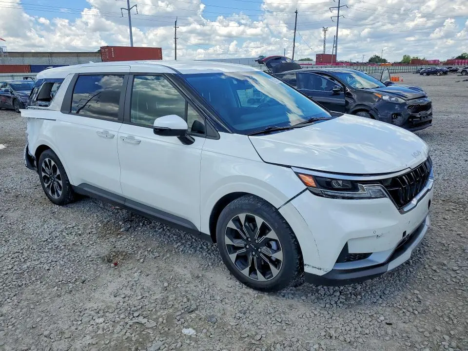 2024 KIA CARNIVAL EX  