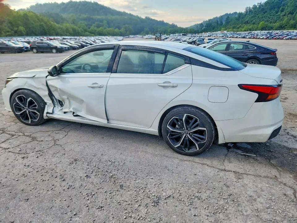 2024 NISSAN ALTIMA SR  