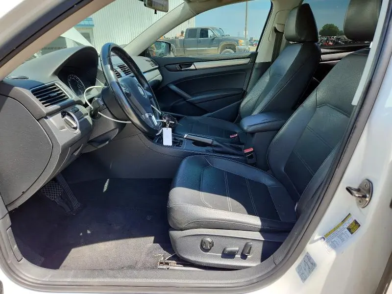 2014 VOLKSWAGEN PASSAT S  