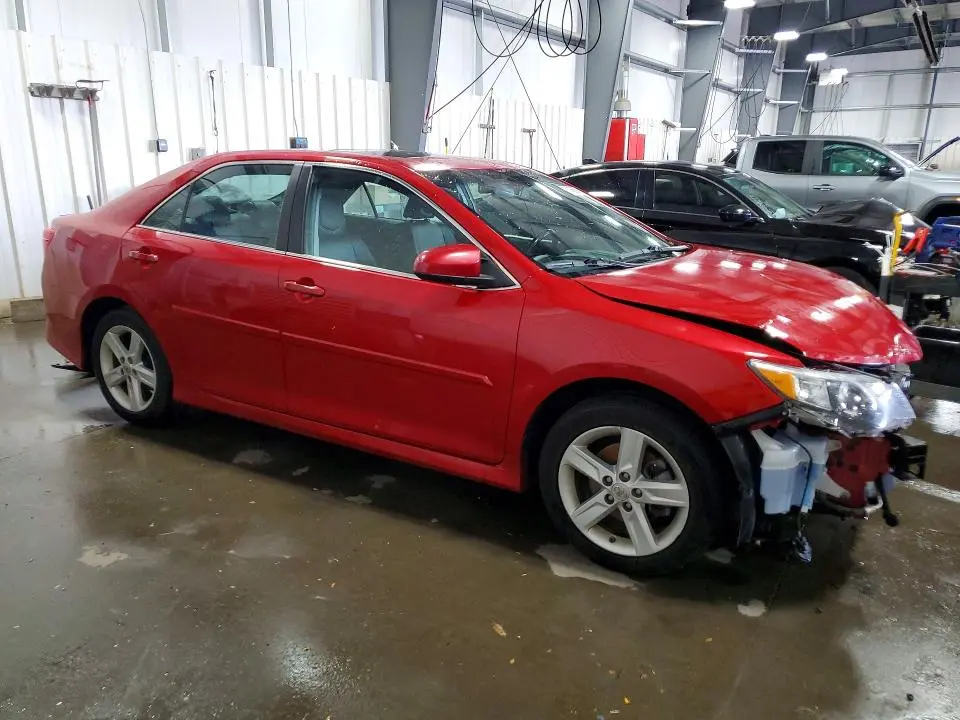 2014 TOYOTA CAMRY SE  