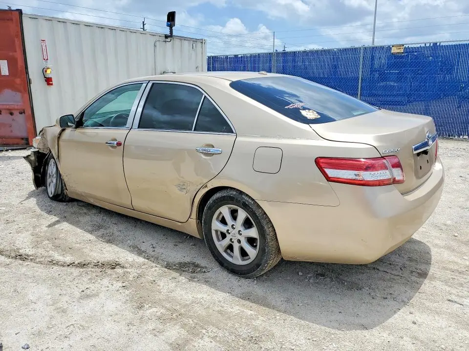 2010 TOYOTA CAMRY LE  