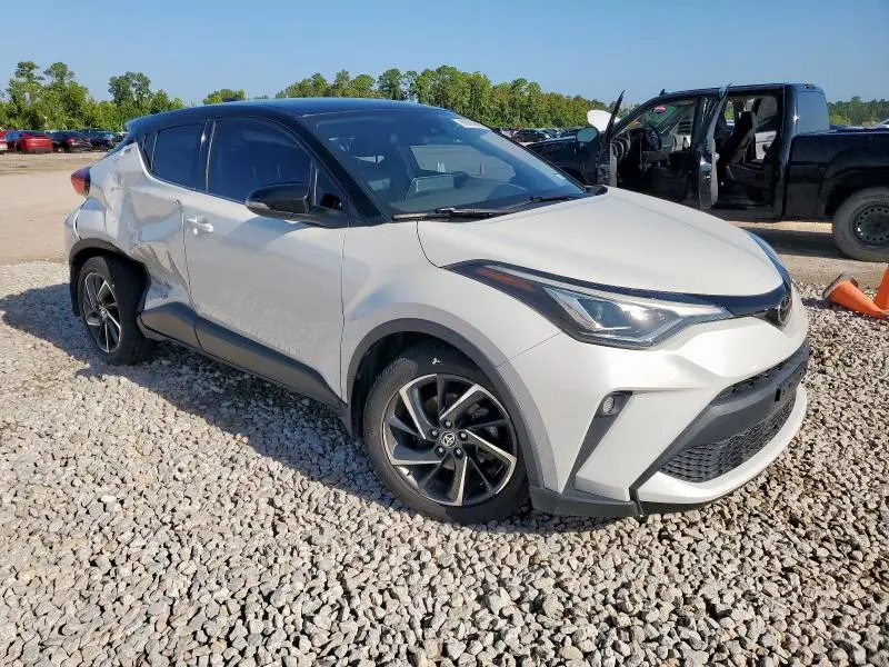 2020 TOYOTA C-HR XLE  