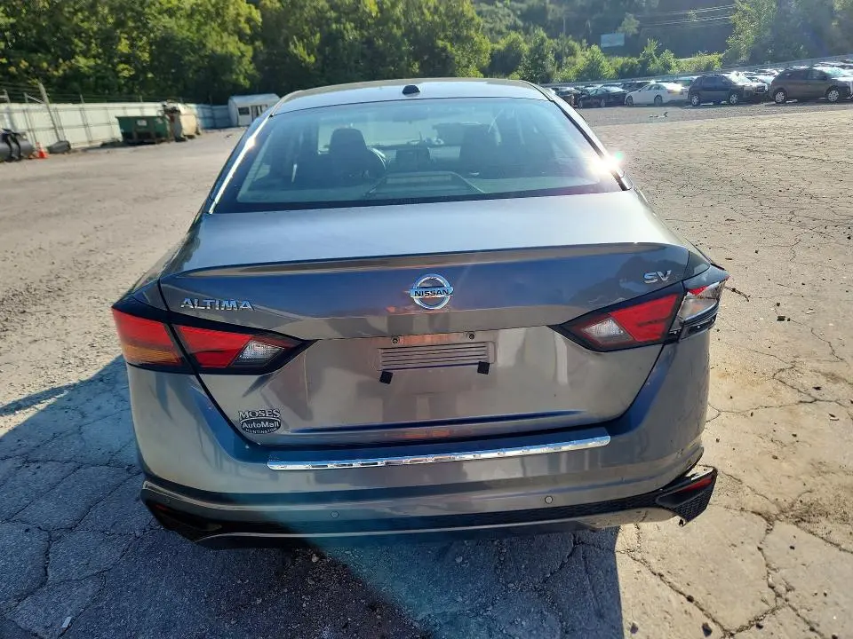 2022 NISSAN ALTIMA SV  
